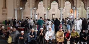 حلقات ذكر وإطعام، المئات من أتباع الطرق الصوفية يحتفلون برجبية السيد البدوي بطنطا (فيديو) - مصر النهاردة