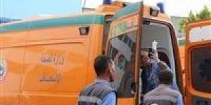 مصرع شخص وإصابة 16 آخرين إثر تصادم سيارة ميكروباص بآخري نقل بصحراوي المنيا - مصر النهاردة