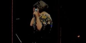 انهيار شيرين عبد الوهاب من البكاء خلال غنائها "كدا يا قلبي" بحفلها بالكويت (فيديو) - مصر النهاردة
