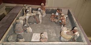 المتحف المصري يعرض نموذجا لعمال يقومون بإعداد الطعام في مصر القديمة - مصر النهاردة
