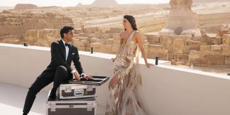 بحضور زاهي حواس، ملياردير هندي يحتفل بزفافه على عارضة أزياء في الأهرامات (فيديو وصور) - مصر النهاردة