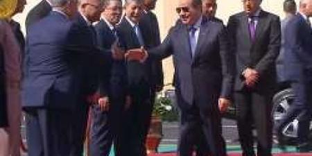 الرئيس السيسى يصل مقر احتفالية عيد العمال بالعاشر من رمضان - مصر النهاردة