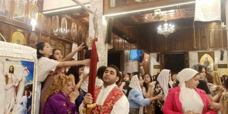 الأنبا أكسيوس يترأس قداس عيد القيامة بمطرانية المنصورة (فيديو وصور) - مصر النهاردة