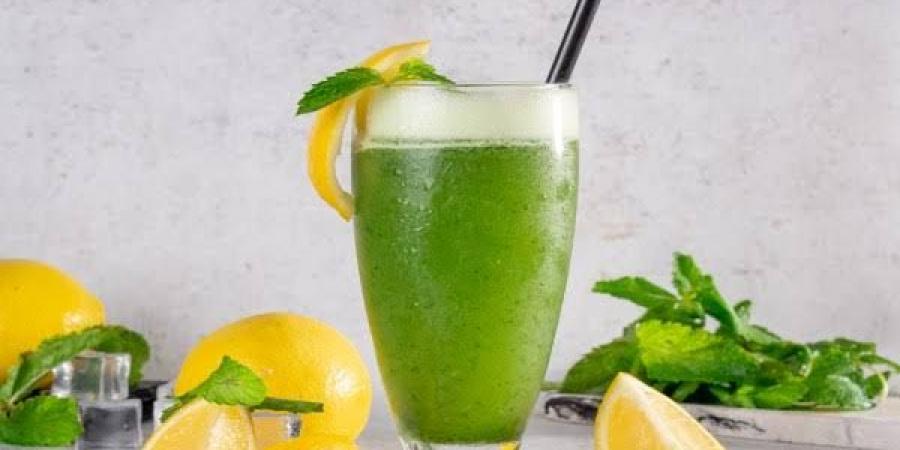 يهديء الأعصاب ويعالج البرد| طريقة تحضير عصير الليمون - مصر النهاردة