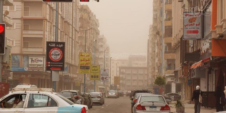 عاصفة ترابية مفاجئة على مطروح وارتفاع درجات الحرارة (صور) - مصر النهاردة