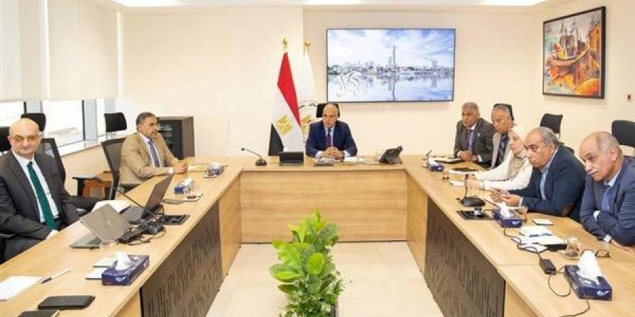 وزير الري يبحث إجراءات تحسين منظومة توزيع المياه بالتحول لاستخدام التصرفات - مصر النهاردة