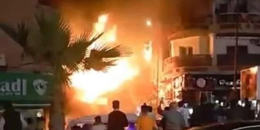 الحماية المدنية تخمد حريقا هائلا اندلع بعصارة عسل أسود في ملوي بالمنيا - مصر النهاردة