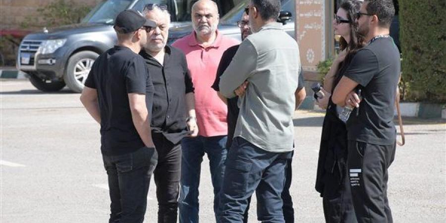 أشرف زكي ومجدي كامل يحضران جنازة صلاح السعدني - مصر النهاردة