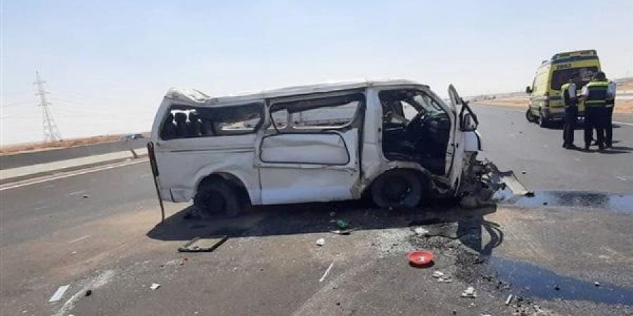 إصابة 17 شخصًا في انقلاب سيارة ميكروباص على طريق السويس - مصر النهاردة