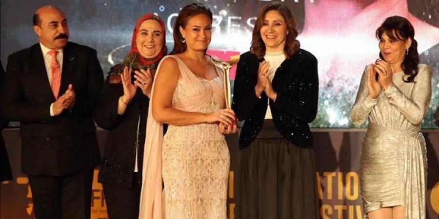 هند صبري تعرب عن سعادتها بتكريمها في حفل افتتاح مهرجان أسوان - مصر النهاردة