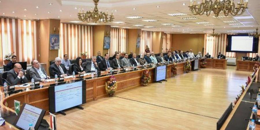محافظ الشرقية يترأس اجتماع المجلس الاقتصادي الاجتماعي للمحافظة - مصر النهاردة