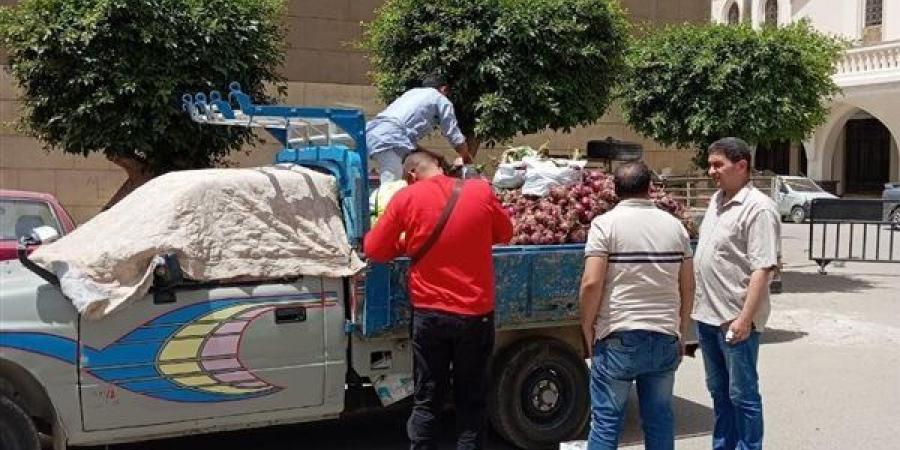 "خير مزارعنا لأهالينا " في الكاتدرائية وقداسة البابا يثمن جهود وزير الزراعة - مصر النهاردة