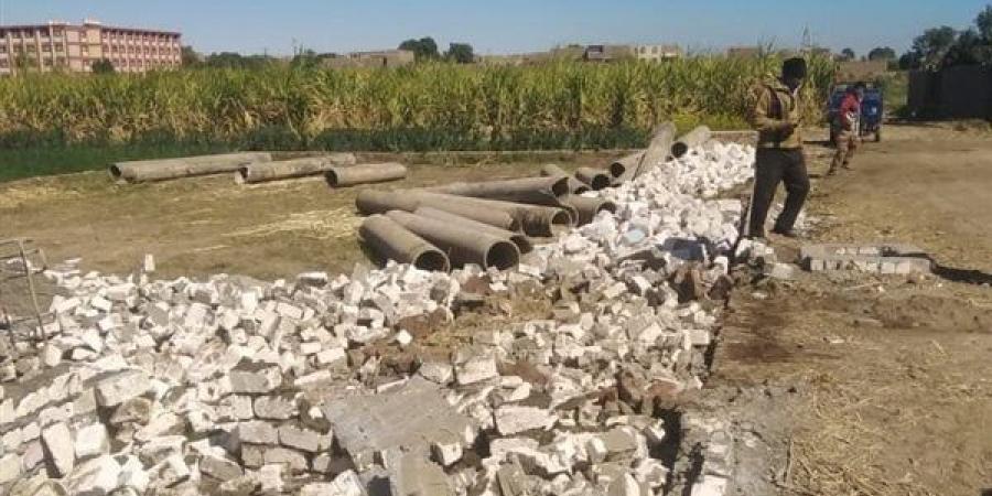 إزالة 7 حالات بناء مخالف على أرض زراعية بمدينة أرمنت في الأقصر - مصر النهاردة